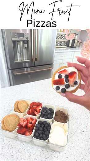 Rachael Jacovino | These mini fruit pizzas are the perfect summer treat! Just use sugar cookies, cool whip, Nutella, strawberries and blueberries ❤️🤍💙... | Instagram
