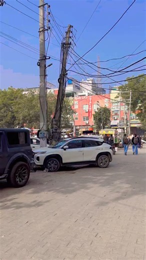 Manisha verma on Instagram: "Jarur visit kro👉🏻 @3_eyes_cafeteria_hisar Delicious food Best interior and sitting ❤️ Adress:- Shop no D45 near bank of broda and punjab and Sindh bank ATM piple k ped k just smane 3 eyes cafeteria 97289 62184 @manishaverma7470"