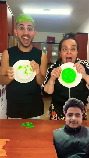 You Won’t Believe Her Reaction to Mom’s Paint Prank! 🤯 #shorts #prank #reaction #trending #ytshorts