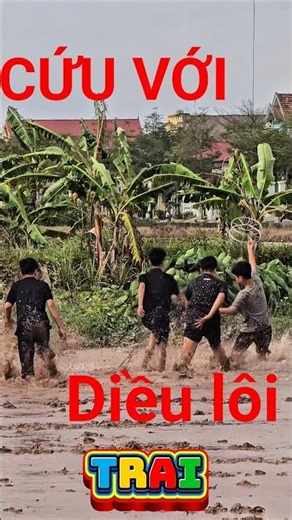 HILARIOUS MOMENT AS KID GETS DRAGGED INTO MUD FIELD BY GIANT KITE 🤣🤣 #flutekite #kiteflying