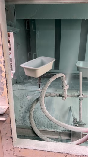 Our OvenServe collection is: ☑️ American made ☑️ High quality ☑️ Able to go from freezer to oven to table ☑️ Oven safe up to 500 degrees ☑️ Dishwasher safe ☑️ Available in a gorgeous range of colors Are we missing anything? 🤔 | Fiesta Dinnerware