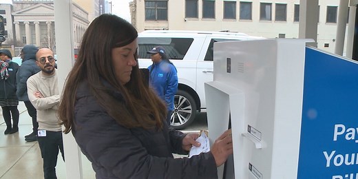 Toledo Dept. of Public Utilities opens new bill payment kiosk