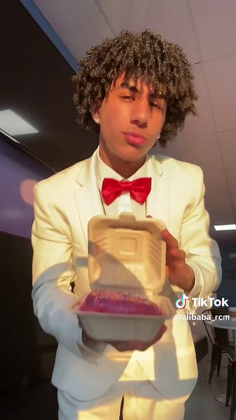 Donut Making with Alibaba and Hugo Mallo