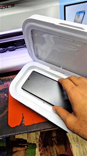 Moto G85 5G New Tempered Glass 🔥 | Screen Guard Changing Video A $5 #glass #nks