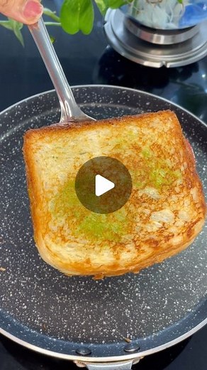 Ekta on Instagram: "BOMBAY SANDWICH RECIPE Bombay sandwich is a very delicious and popular street food. you can easily make Bombay’s famous sandwich at home. Ingredients used are- Bread Butter Green chutney Onion Chaat Masala Red Chilli powder Salt Boiled Aaloo Sev Tomatoes We have added Butter, some chaat masala, lal mirch and sev in the end #sandwich #breadporn #breadlover #foodrecipe #instayum #delicous #tastyfoods #foodpics #yumbo #sandwhich #reelitfeelit"