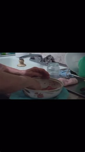 Another clip from @martinscorsese_ ‘s marquee interview of his parents in their @littleitalyofnewyorkcity apartment on Elizabeth Street. #LittleItaly #supportsmallbusiness #supportitalianamericanbusinesses #bakeries #restaurants #️⃣: ItalianEnclaves 📍: NYC to be exact 📣: DM for collabs 🎥: Social by @italianenclaves Powered By @activatefundamentals | Italian Neighborhoods