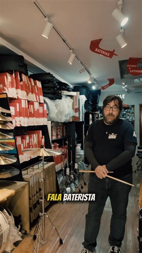 🔥 Leve, rápido e puro feeling. O Zildjian K Paper Thin Crash é aquele prato que responde no sopro da baqueta, som quente, escuro e cheio de personalidade. Cada ataque some no ar com elegância, sem embolar o set. É musical, é dinâmico e entrega aquela vibe vintage que só a linha K tem. Se você busca expressividade, resposta instantânea e musicalidade de verdade, esse é o crash que faltava no seu kit. 🎧 Ideal para: jazz, fusion, pop, rock alternativo e gravações, onde cada detalhe do toque impor