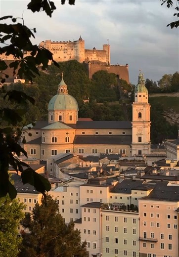 Salzburg, Austria ❤️🏛️🇦🇹⛰️ I'm very happy to be back with another edit from my recent trip, featuring Salzburg’s S-Bahn metro sounds woven into the rhythm of the city. 😍🙌🏽 There’s something uniquely local about using the public transport voices that echo through Salzburg, Austria every day. They’re part of the city’s soundtrack, just like the chiming church bells, the soft rush of the Salzach, or the hum of trams crossing town. ⛪️🏛️ From the calm of Mirabellgarten to the heights of Mönchs