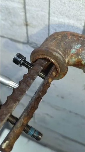 DIY Tool To Remove Broken Pipe From Fitting