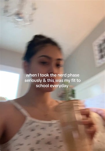 Embracing the Nerd Style for School Outfits