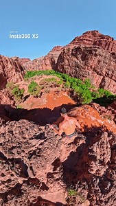 The crazy scenery of Havasu falls 38m jump after the fast flood with @insta360 X5 Thanks @parkent_adventure for the safety 🤙🏼 #cliffjumping #cliff #jump #adrenaline #nature #waterfall #sendit #thinkbold #cliffdiving | Jérémy Nicollin