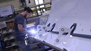 Charleroi : l'entreprise Sonaca signe avec Airbus 'le plus gros contrat de son histoire' au salon du Bourget - RTBF Actus