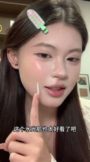 Debunking Makeup Myths: Setting Spray vs. Powder Battle