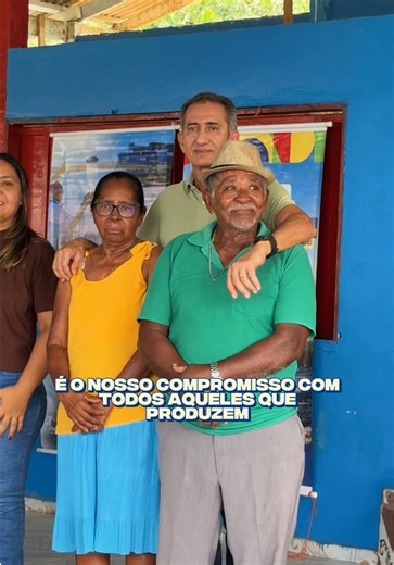 Domingo de muito trabalho por aqui! Ao lado do deputado @Dep. Jesus Pontes | Amapá, começamos o dia em reunião com o reitor @professor.romaro e diretores do @ifapoficial, tratando de temas estratégicos para a educação no Amapá. Na sequência, visitamos a comunidade do Ajudante, em Mazagão Velho, para dialogar com pescadores e pescadoras, em nome da nossa grande amiga Nete, da Associação de Pescadores e Aquicultores Artesanais. Apoiar o produtor e impulsionar a geração de empregos é nossa priorida