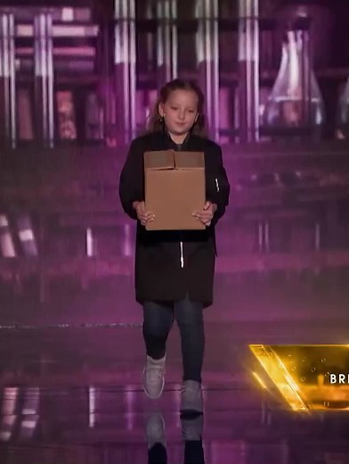 Issy Simpson’s Unbelievable Magic Trick on Talent Show