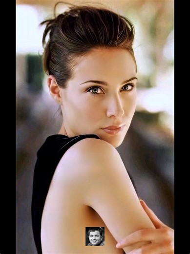 38 reactions | Claire Forlani The Untold Story of 90s Hollywood Glamour and Stardom. | Lost Trails of History | Facebook