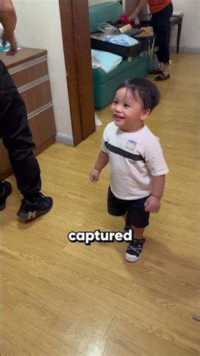 First meeting: jealous toddler falls in love with his baby brother