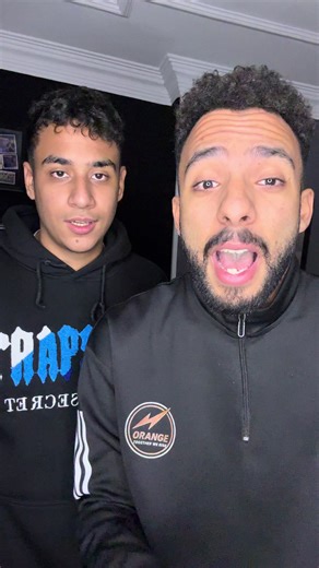 ‏مين بيعرف يعمل كومنت فاضي؟#king_empty_comment #كومنت_فاضي #follow