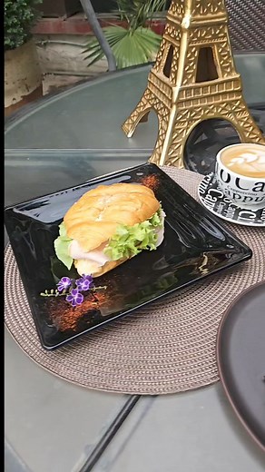 1.3K views · 11 reactions | Imagina un buen desayuno completo te espera en Ooh Lalá Café Av. Politécnico #111 . Plaza City Mall (A un costado del CBTIS 130)  Lunes a Sábado de 8:30am a 11:00pm, Domingos de 3:00pm a 10:00pm Plaza Joss, Negrete esq. con Laureano #SaborreandoDurango #Café #Desayuno #Comida #Chapata #Cerveza #Capuccino | Sabor Durango Gastronomía & Turismo | Facebook