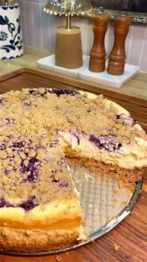 Making a Blueberry Muffin Cheesecake 🫐 #baking #bakingrecipes #cheesecake ake