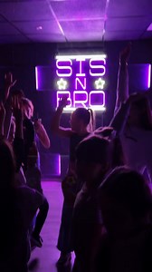 💃🔥 Dansuri moderne pentru copii! 👧🧒 4–16 ani 📍 Toate sectoarele orașului 🏆 Antrenamente profesionale ✨ Prima lecție GRATUITĂ 📩 Scrie-ne acum și rezervă locul! ⏳ Locuri limitate | SIS N BRO