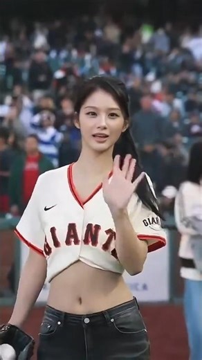 Sullyoon first pitch for SF Giants ⚾ 시구 후 반응이 너무 귀엽다 #엔믹스 #설윤
