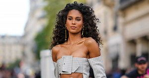 Cheveux bouclés : qu'est-ce que le Plopping, cette technique géniale pour sécher sa chevelure sans l'abîmer ?