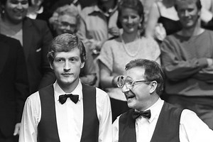 Here are 13 retro pictures taken at Sheffield's World Snooker Championship down the years