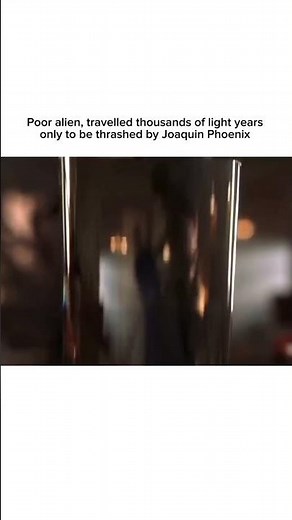 Signs movie | Alien getting hit by a baseball bat | Joaquin Phoenix