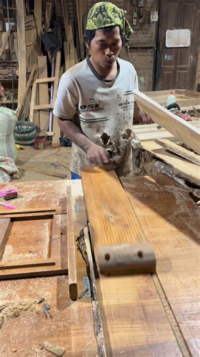 remove the bark and then split it #fblifestyle | Alfariz Jati