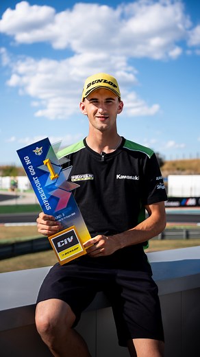 RACE 1: P1 Vallelunga 🥇 📷: @bulb.project @hjchelmets @clubracc @blackflagmotorsport @kawasaki_italia @pelnamotorcycles @albertderojas @mampaint_rikybm @adhesivosbaratos @qmcleanerpro @artigas43fclub | Xavi Artigas