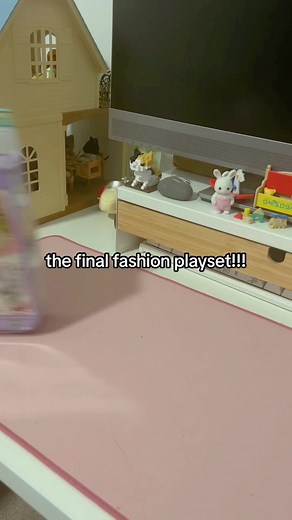 the figure in this set is the adorable ruby snow! 🐇 #sylvanianfamilies #calicocritters