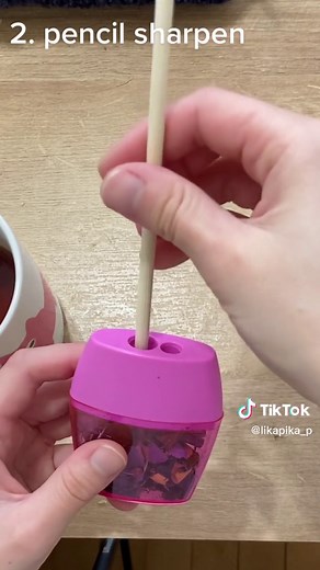 made double pointed needles from chopsticks to finish my beanie ^ ^ #doublepointedneedles #knittok #knitbeanie #diyknit #knitting #knithack