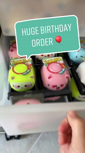 Reply to @fidget.with.me.072 Would YOU want this package for a present?!😯🎈@fidgettoysplusinc #mrsbenchfidgets #fidgettoysplus #CompleteMyLook