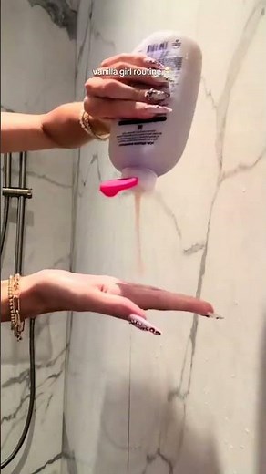 eos Vanilla Cashmere Essentials