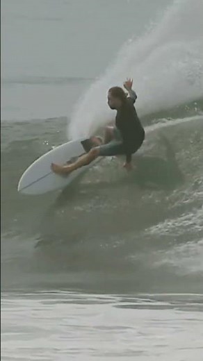 Surfer finds the perfect board (and waves). Full JS Monsta 10 review on YouTube #surfboardreviews