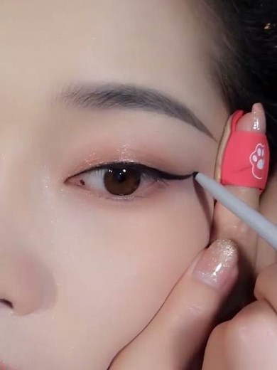 Eyeliner Made Easy 👁️ | Simple Beginner Eyeliner Tutorial | Step-by-Step Eye Makeup Guide #shorts