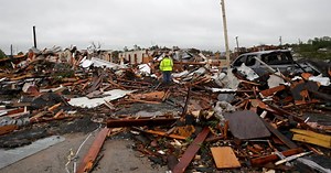 U.S. tornados rip through Midwest states, leaving trail of destruction