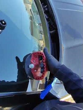 Setting a Windshield Solo on a Dodge Charger | Lil Buddy 2 Install Technique
