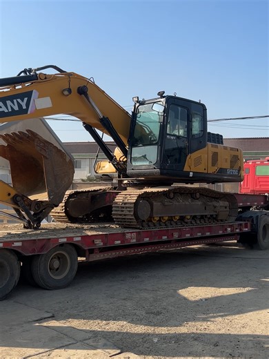 One of our most selling machine sany125c is out for shipment. We ship world wide #hyundaiexcavator #xcmg #sany #hitachiexcavator #china #excavator #shippingworldwide🌍✈️ #usedexcavators #escalator