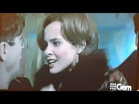 Goldeneye (1995) Natalya meets up with Boris