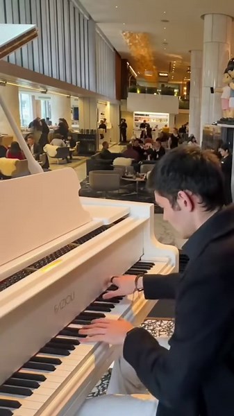 Winner takes it all - ABBA on piano