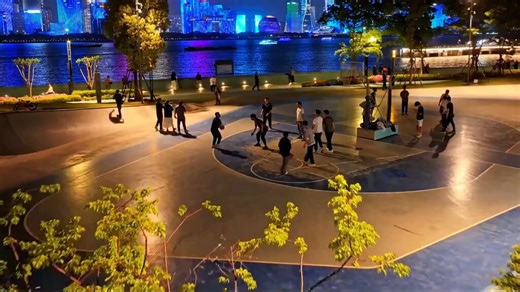 那些民殖独轮们啊，当中国40分时，他们讥讽中国不及格，人民不语，只一味低头努力。当中国60分时，他们嘲笑中国不如人，人民不语，只一味低头努力。当中国80分时，他们挖苦中国不休息，人民不语，只一味低头努力。当中国90分时，他们揶揄中国有错题，人民不语，只一味低头努力。笑人者终成笑话。