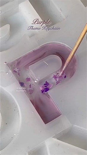 How to make resin keychain?😍 #art #craft #diy #tutorial