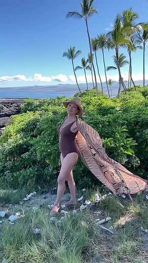 51K views · 2.3K reactions | Basking in the glory of sun-kissed days with open arms, as I sway into summer's warm embrace! ☀️✨ ⁣⁣Summer is peeking around the corner, what are you most excited for? | Jane Seymour | Facebook