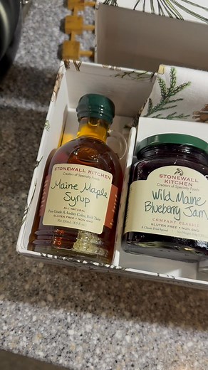 A thoughtful breakfast gift, beautifully boxed and ready to give. Use WELCOME25 for 25% off your first $75 order. | Stonewall Kitchen