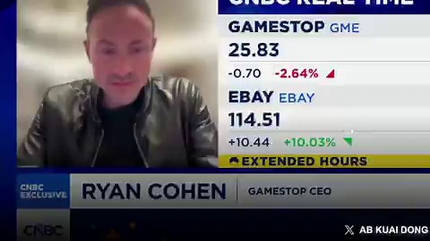 就在游戏驿站的 CEO，宣布提出以 560 亿美元收购 eBay 两天后，他的 eBay 账号被永久封禁。eBay 给出的理由是，他将 eBay 社区置于风险之中，因此永久封停了他的账户。此前老哥因计划将 110 亿美金市值的公司，去收购 480 亿市值的 eBay，而陷入不会算数争议。