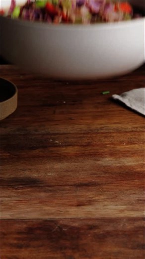 Here’s a quick, low-carb dinner that is healthy and easy! This Asian Cabbage Soup recipe is made with purple cabbage, ginger, garlic, scallions, and your choice of ground meat (ground beef, turkey, chicken or substitute with plant-based ground meat). Tangy, spicy, perfect for chilly winter nights. A one-pot meal in under 30 min! To get this recipe type “cabbage” in the comments! Or you can find this recipe on my blog here: https://www.feastingathome.com/hot-and-sour-cabbage-soup/ Follow @feastin