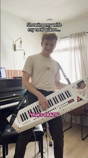 Playing a KEYTAR for my FIRST TIME 🎹🎸🤯 #piano #keytar