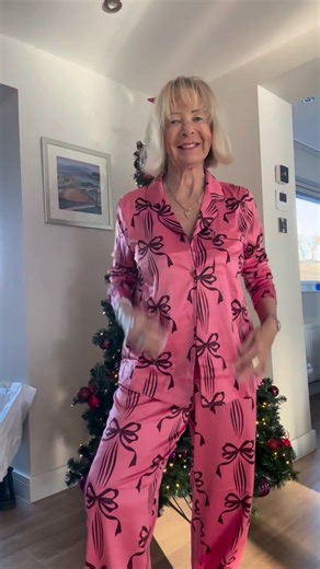 Ann Jordan | Fashion & Styling Inspo on Instagram: "It’s PJ Party Time 🙌👍 I Love nothing more than putting my PJ’s on 💛 Do you agree? The best Christmas Gift…. My favourite PJ’s from @chelseapeersnyc Super soft, amazing value and wash soooo well! Well worth checking them out. 💛👍 And one of my daughters has the same PJ’s …. we just couldn’t get our planning to work to photo together!🤣😂 All the girls in my family love their PJ’s 🙌 Next year we are going to get my other daughter and 3 grand